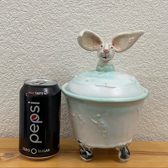 Rare One-Of-A-Kind Ceramic Easter Bunny Rabbit Ceramic Decor - Picture 4 of 14